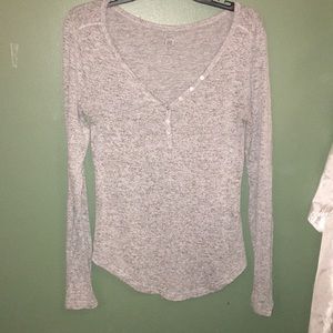 Long sleeve, grey shirt
